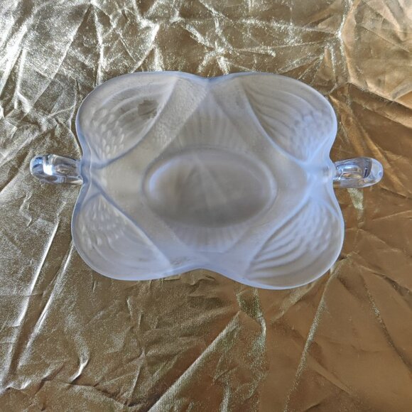 Soap Dish by Mikasa, Two Handled Clear Swans in frosted dish.Etched wing design. - Picture 3 of 4
